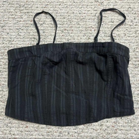 American Eagle top. Small. Removable straps. Cropped - Picture 1 of 5